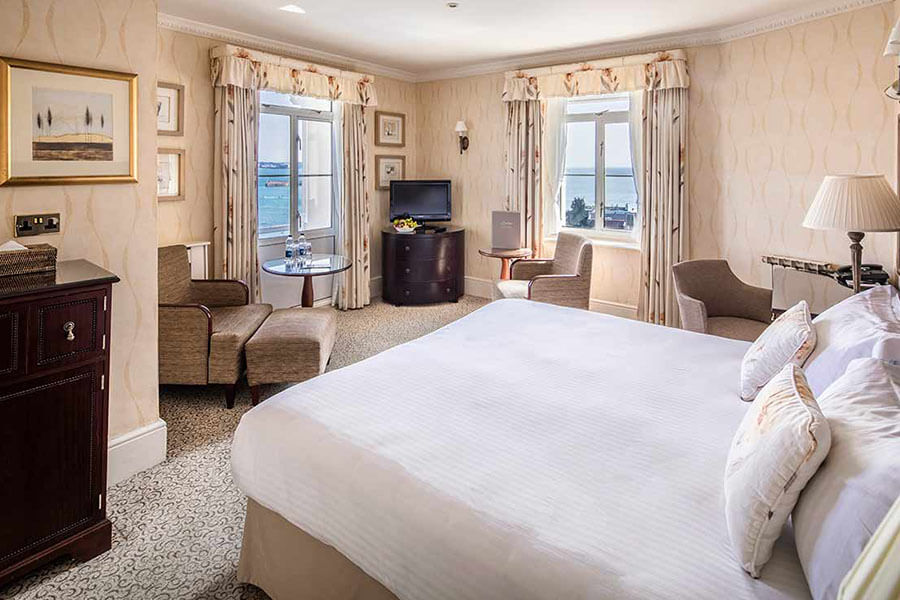 Jersey : 3-nt Deluxe Break w/Flights & Breakfast