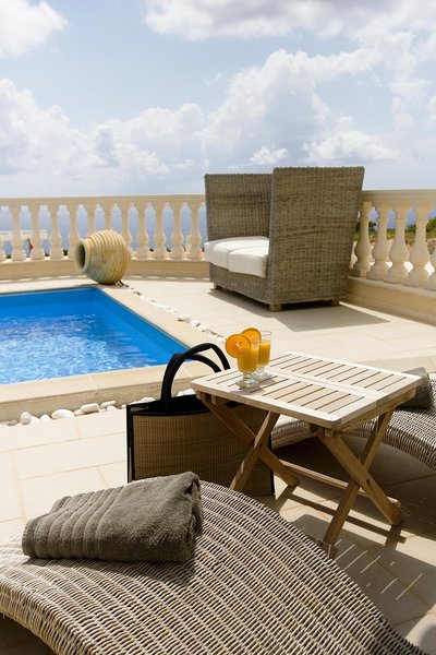 Mabely Grand, Zante